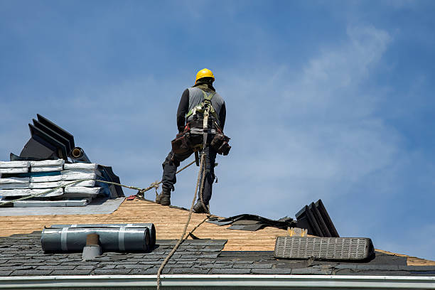 Professional Gutter Installation technician working in Eunice, NM